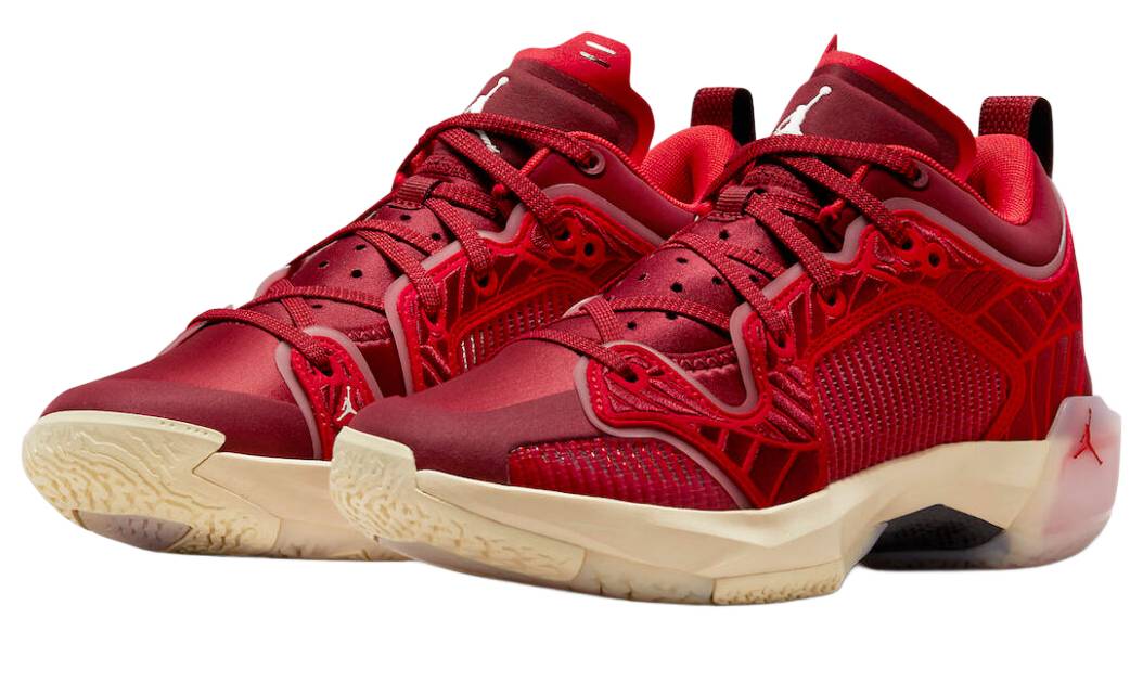 Czerwone damskie sneakersy Air Jordan XXXVII Lift Up DV9989-601 44 przód ze skórzaną cholewką