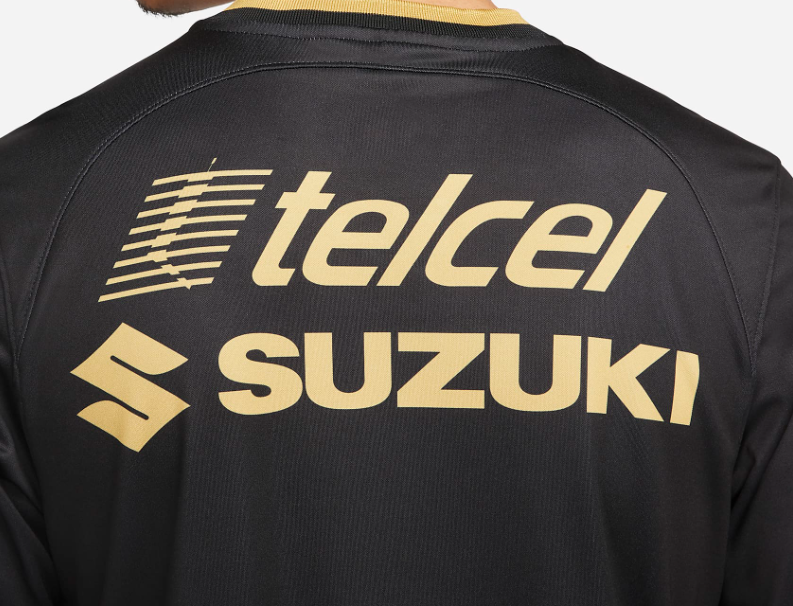 Czarna męska koszulka Nike Unam Pumas 2022/2023 DO8334-011 S detal logo i wzoru