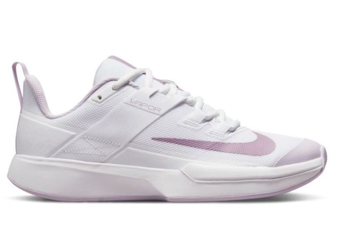 Białe damskie sneakersy Nike Court Vapor Lite Clay-Court DH2945-033 40,5 przód z systemem pasków i fioletowym logo