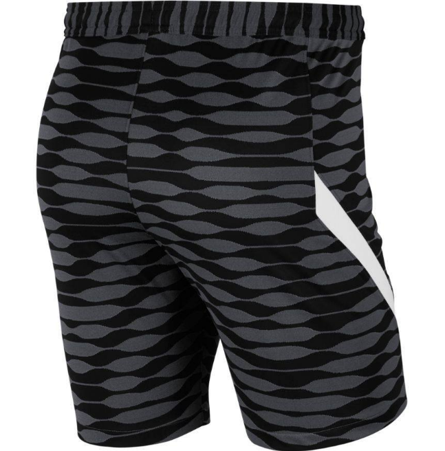 Czarne męskie spodenki Nike Dri-FIT Strike CW5850010 S detal pasa i logo