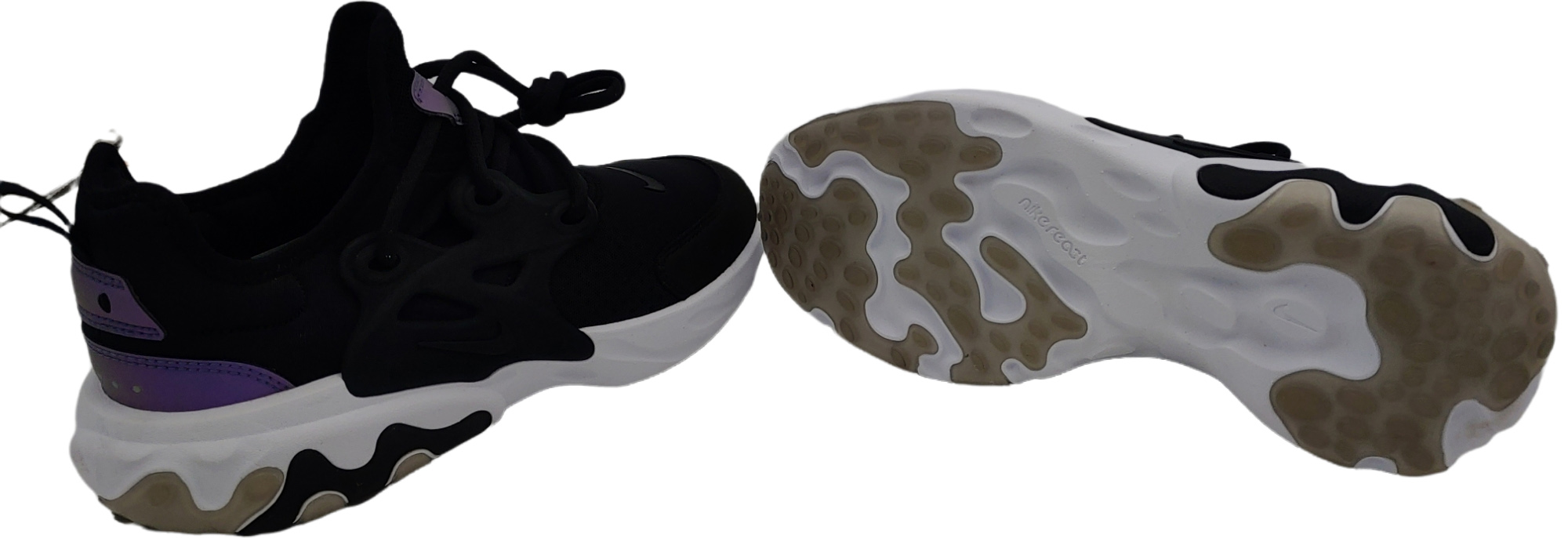 Czarne młodzieżowe sneakersy Nike React Presto GS BQ4002-007 r. 39 bok z pianką React