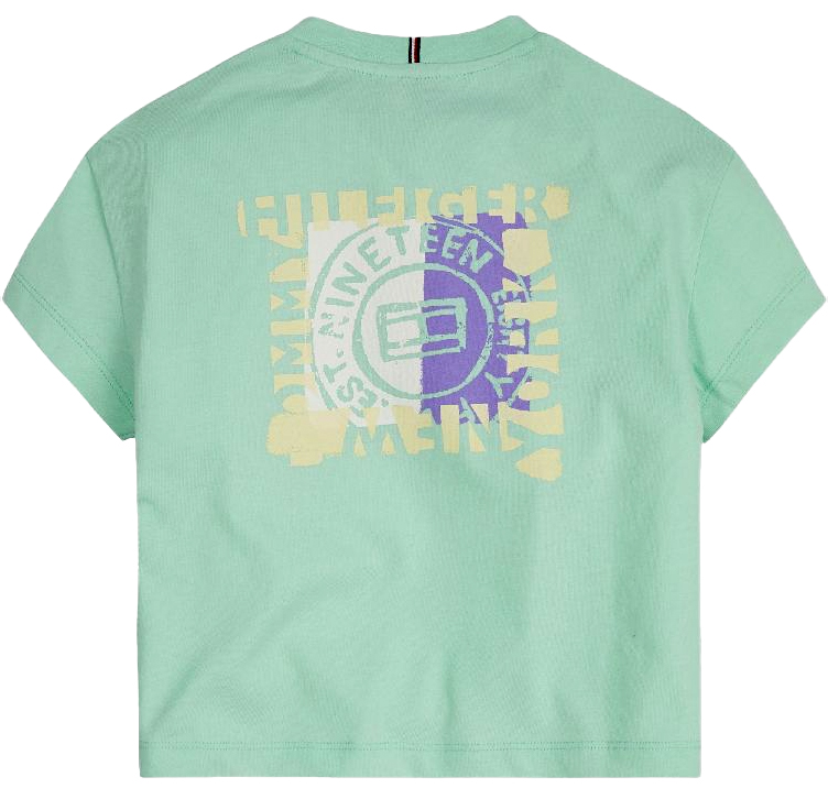 Zielona koszulka dziecięca Tommy Hilfiger Back Print KG0KG06303 104 cm detal z flagą