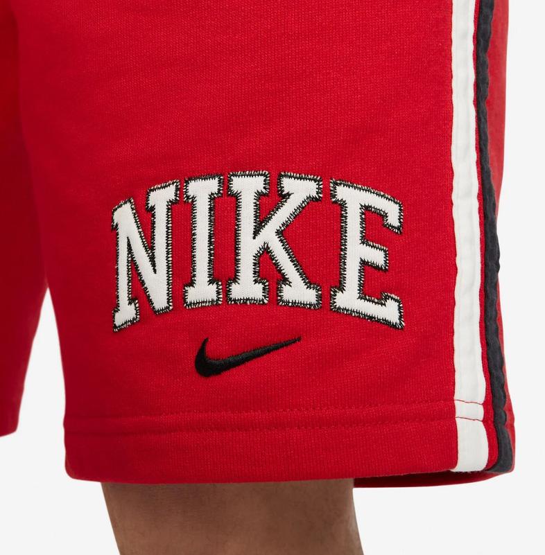 Czerwone spodenki męskie Nike DZ2555-657 S bok z logo Nike