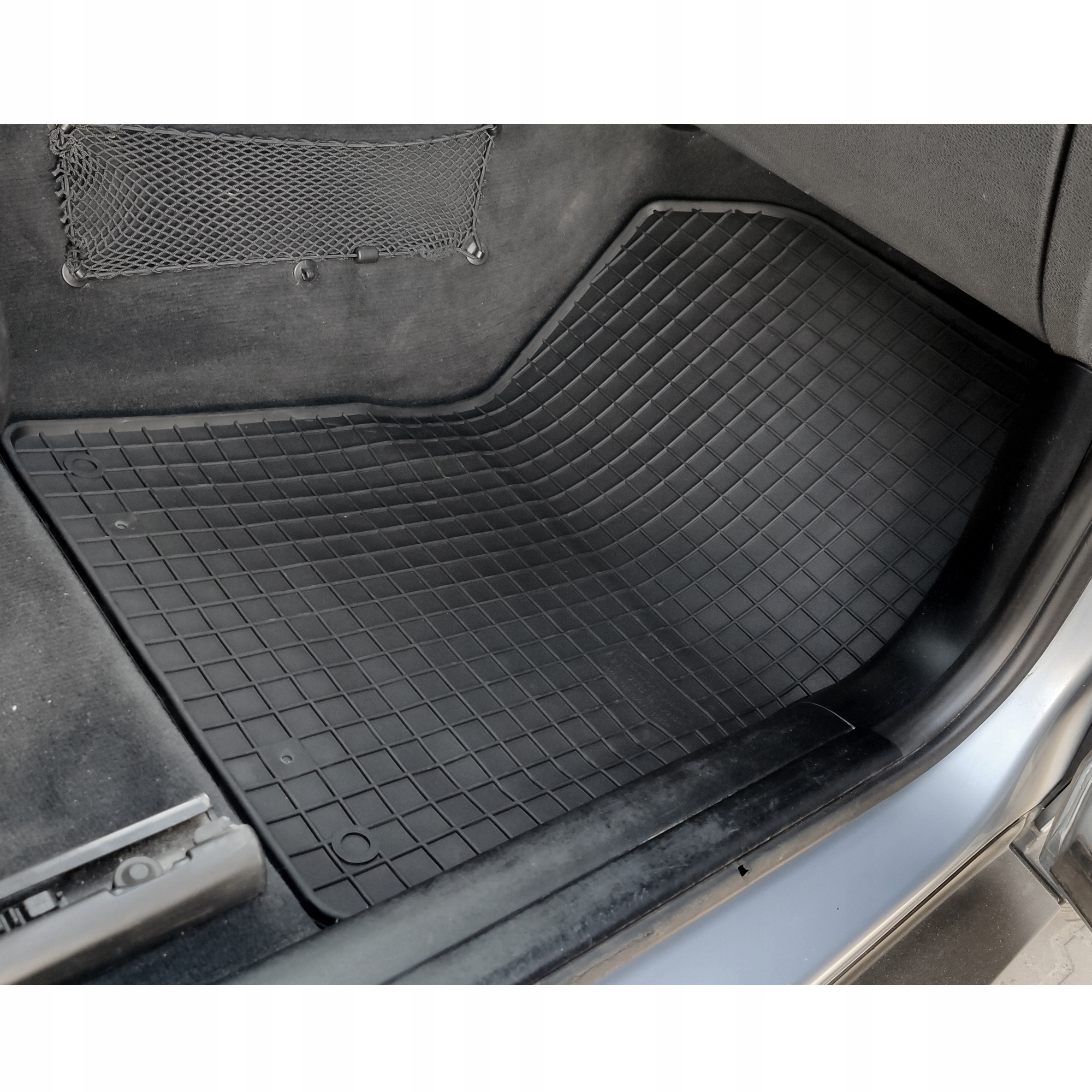 Dywaniki dedykowane do BMW X3 E83 TUNEL