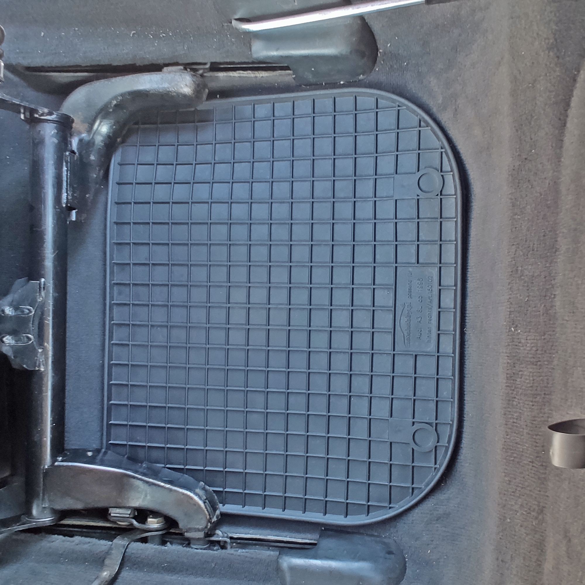 Dywaniki dedykowane do Audi A3 8L TUNEL