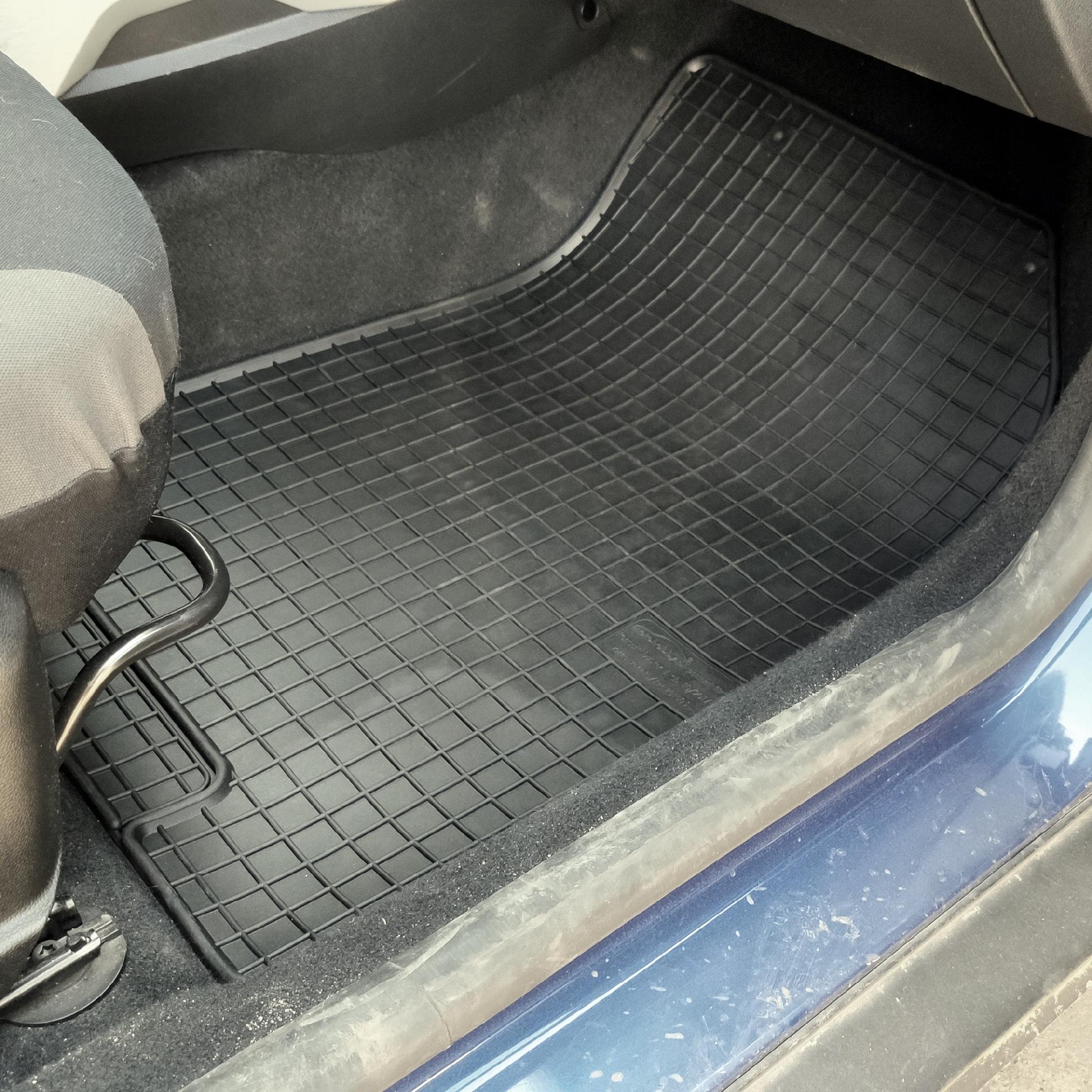 Dywaniki dedykowane do Volkswagen Jetta V TUNEL