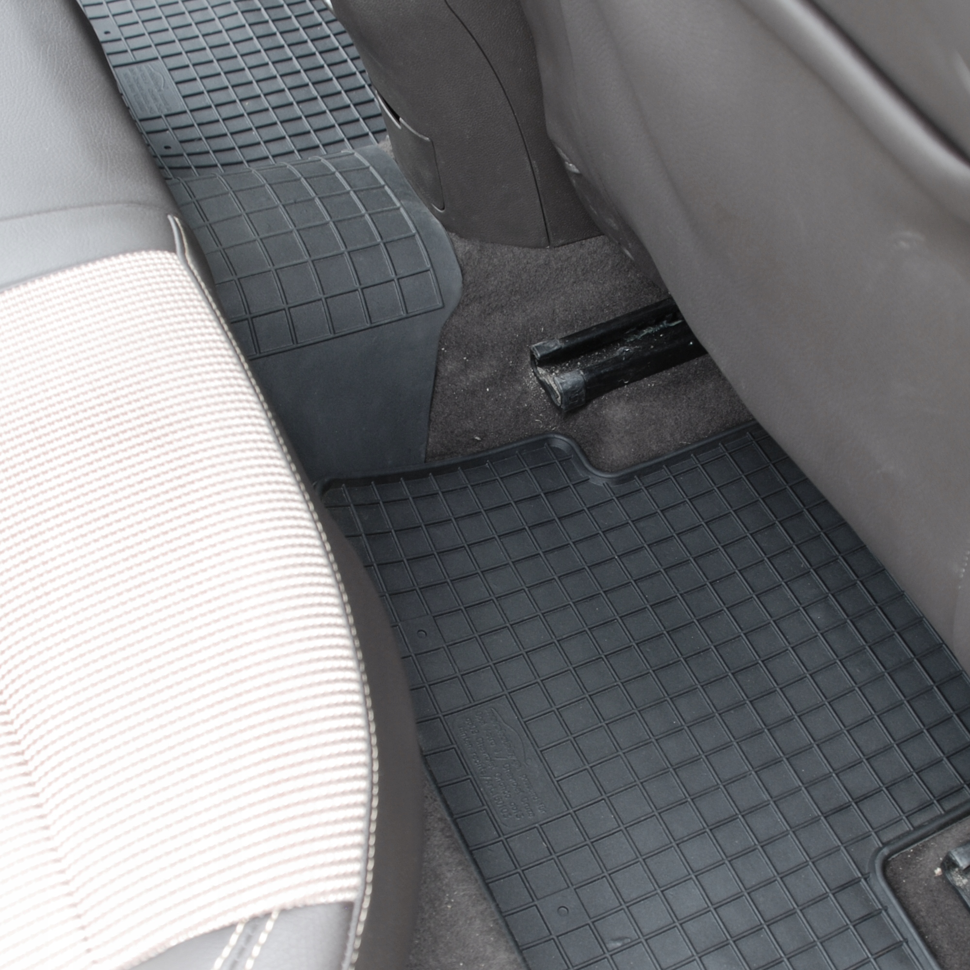 Dywaniki dedykowane do Chevrolet Cruze TUNEL