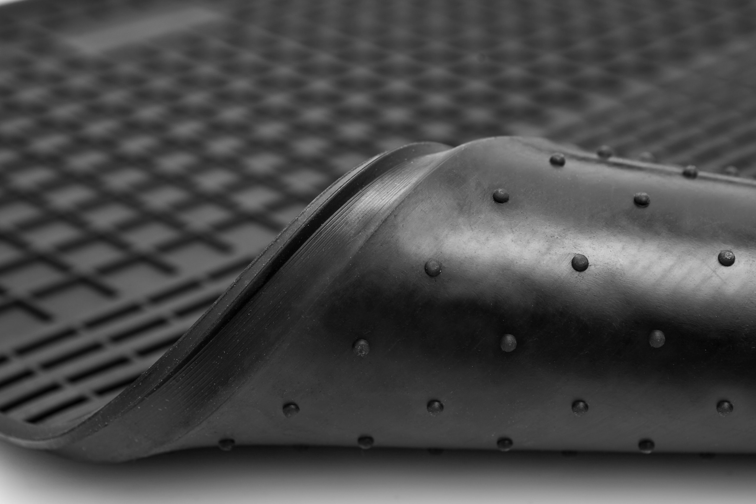 Dacia Logan I 04-12 DYWANIK GUMOWY LEWY KIEROWCY