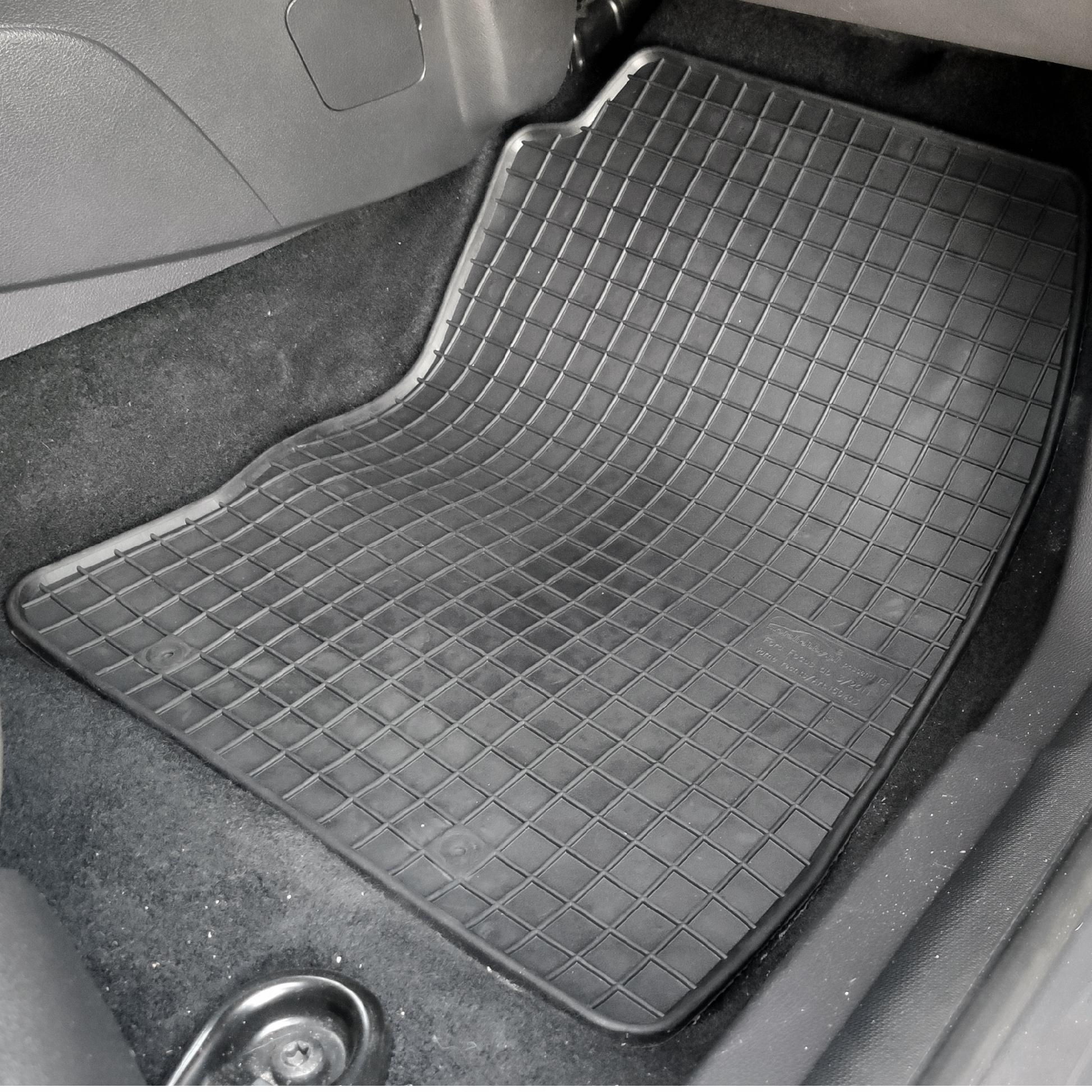 Dywaniki dedykowane do Ford Focus MK3 TUNEL