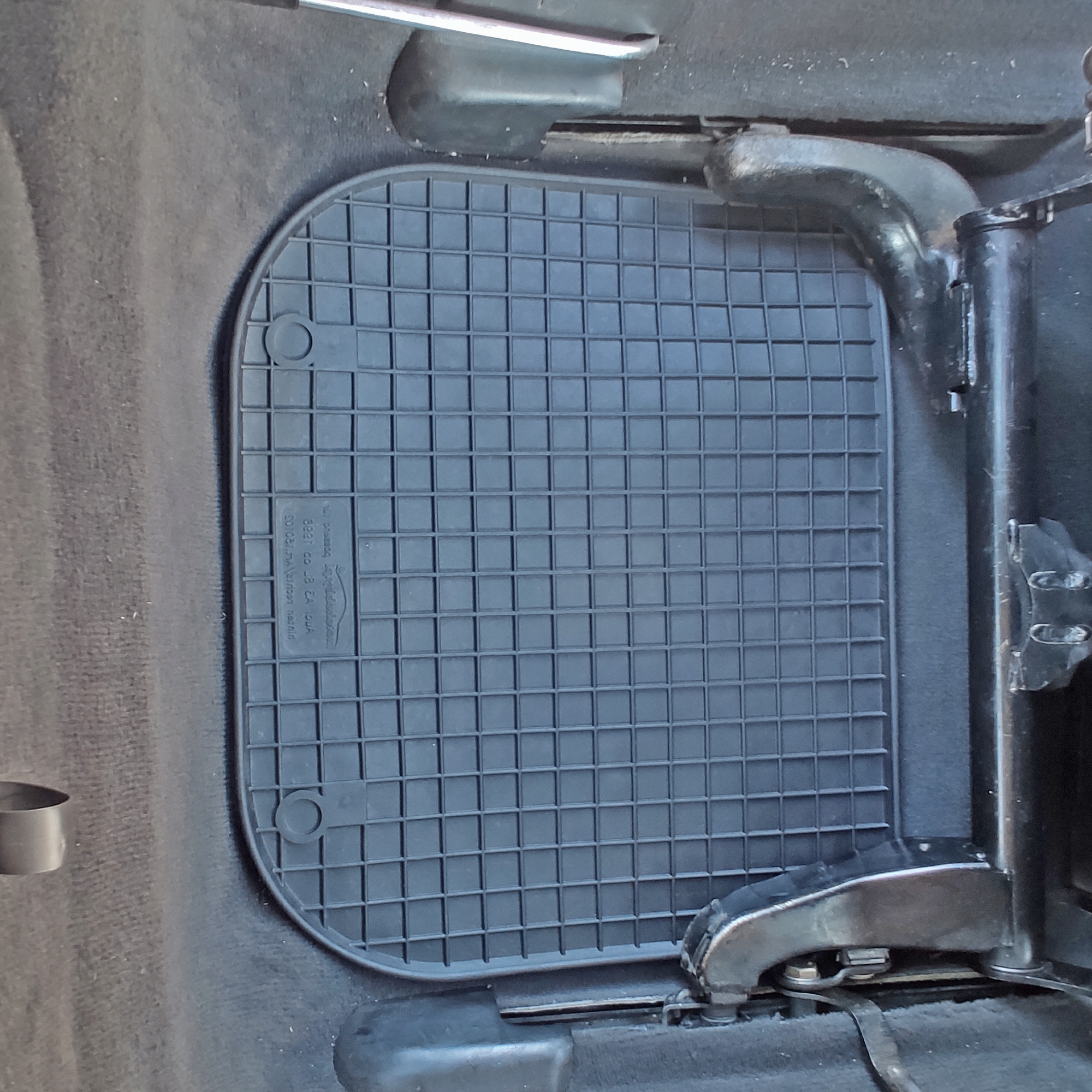 Dywaniki dedykowane do Audi A3 8L TUNEL