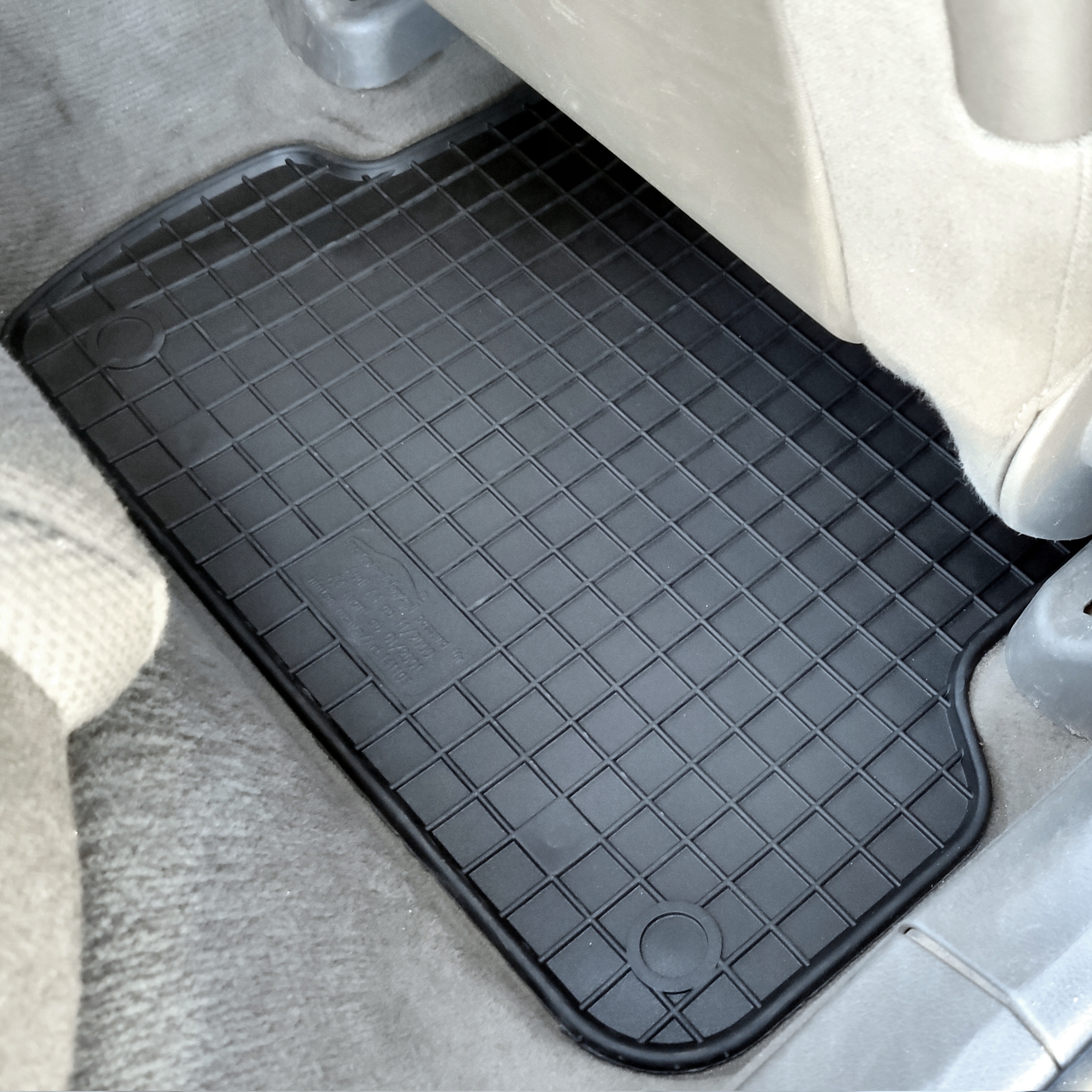 Seat Exeo 08-13 DYWANIKI GUMOWE STOPERY DEDYKOWANE