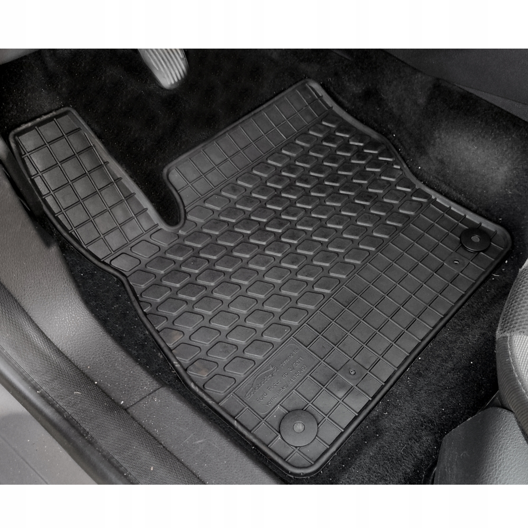 Dywaniki dedykowane do Ford Focus MK3 TUNEL