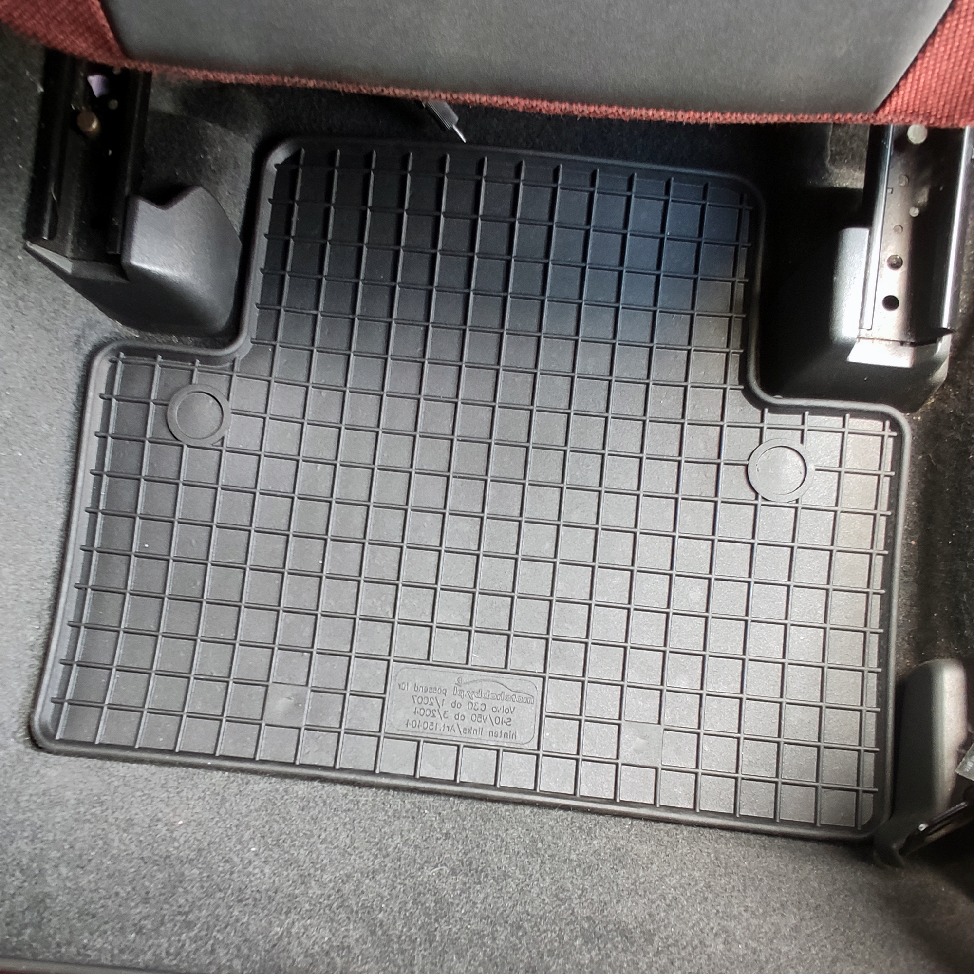 Volvo V50 04-12 DYWANIKI GUMOWE PRZÓD DEDYKOWANE