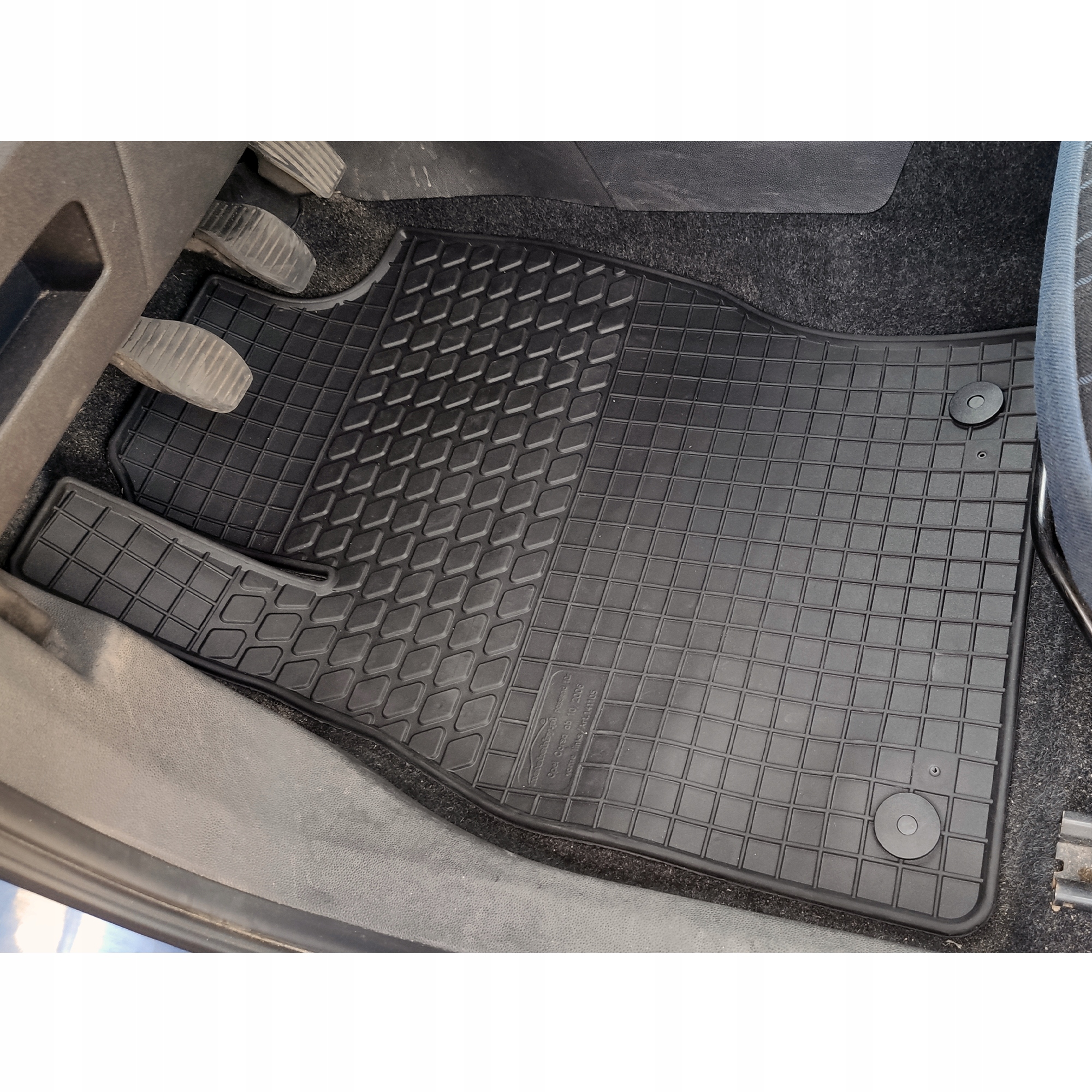 Opel Corsa D (06-15) DYWANIKI GUMOWE DEDYKOWANE