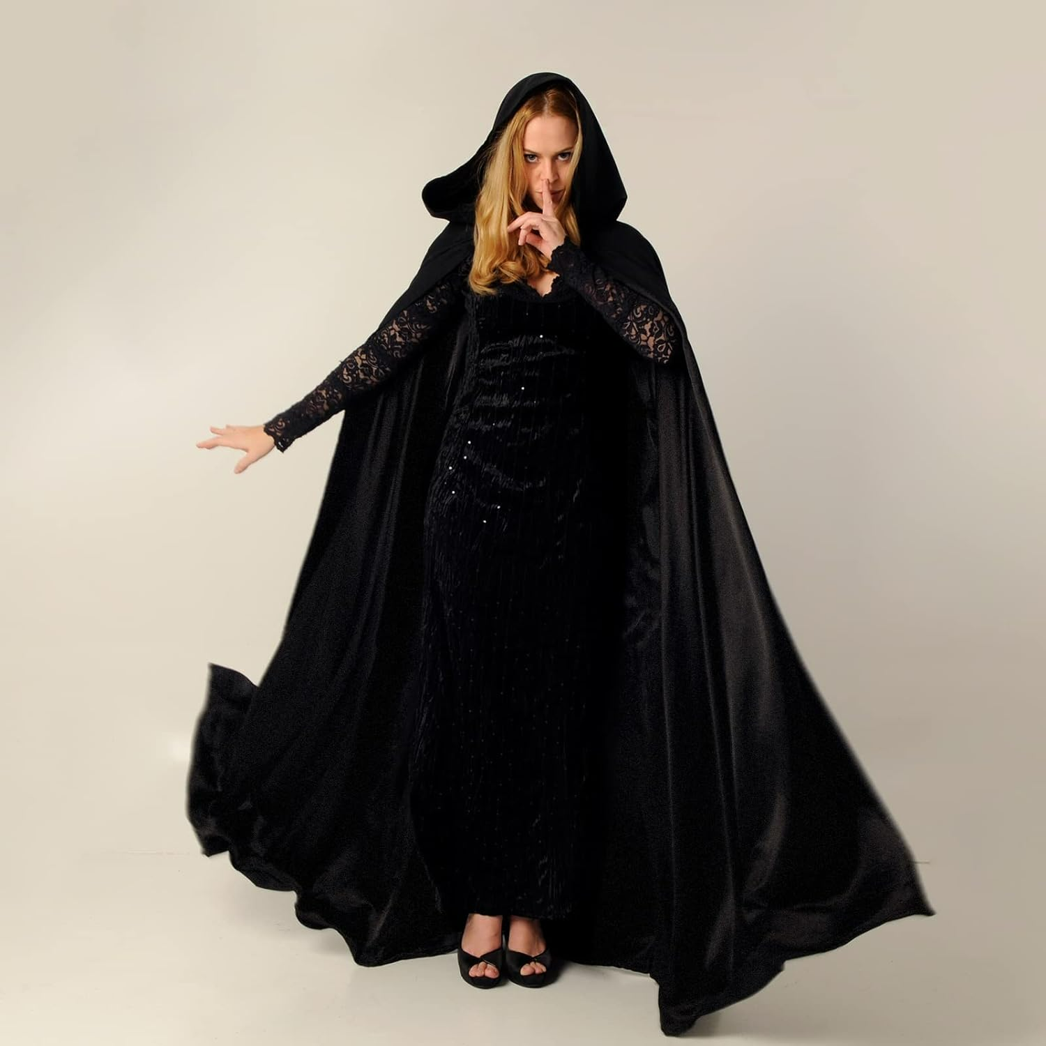 Peleryna z kapturem kostium na Halloween czarna satynowa uniwersalna
