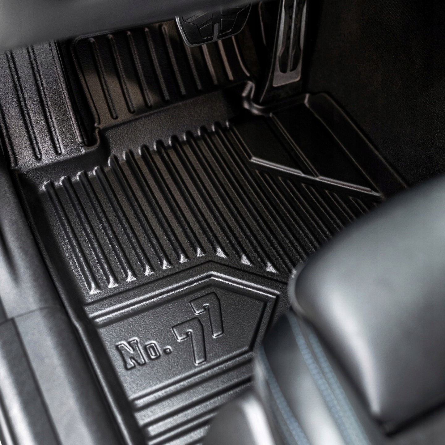 Dywaniki gumowe No.77 do Skoda Superb III od 2015