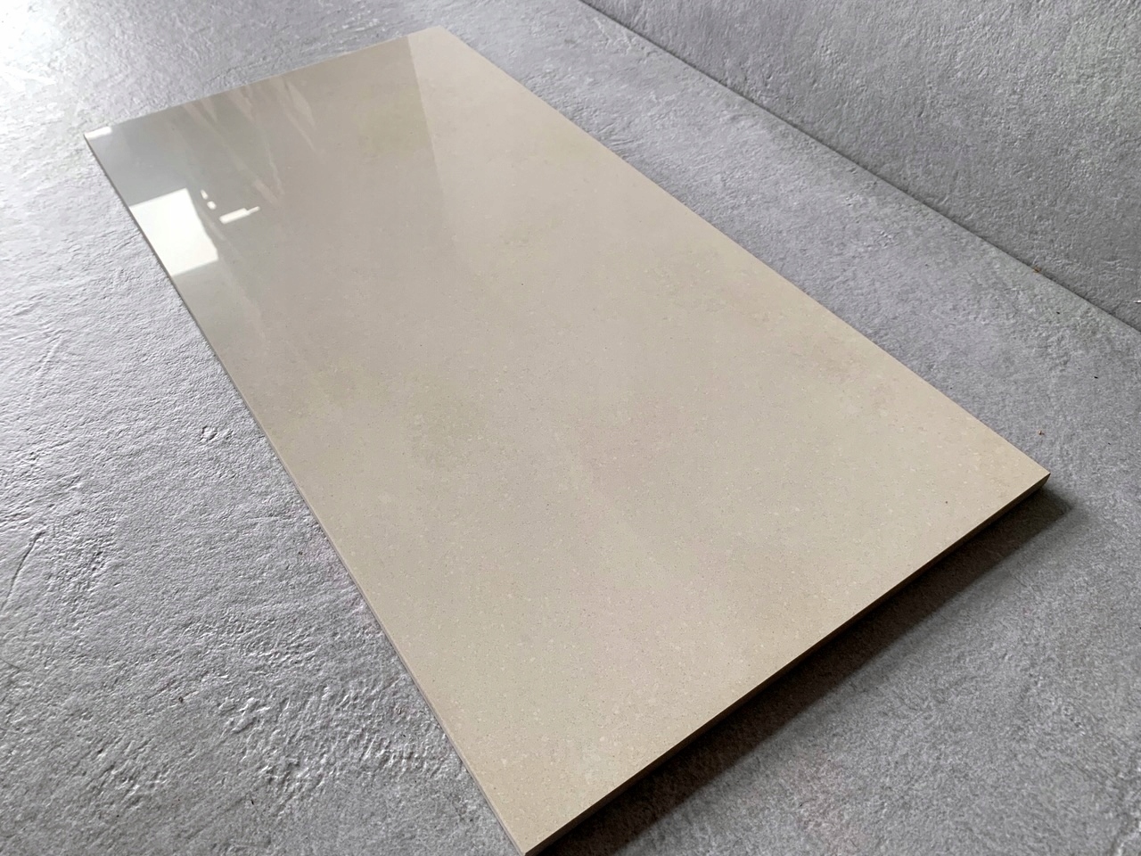 GRUBY jasny gres polerowany 120x60 - WYSOKI POŁYSK