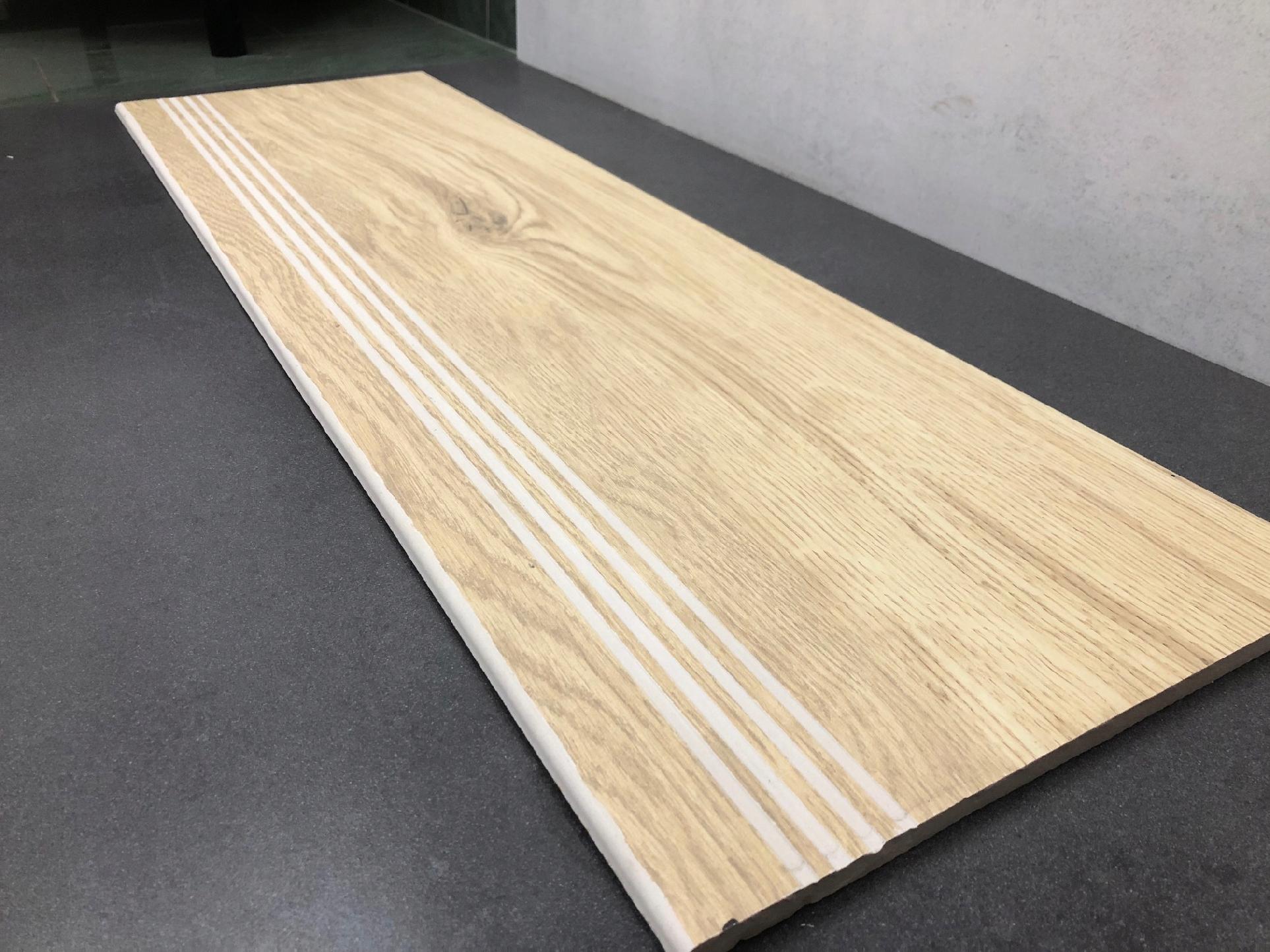 Stopnice drewnopodobne, płytki na schody 100x30 - archiwum Arena.pl
