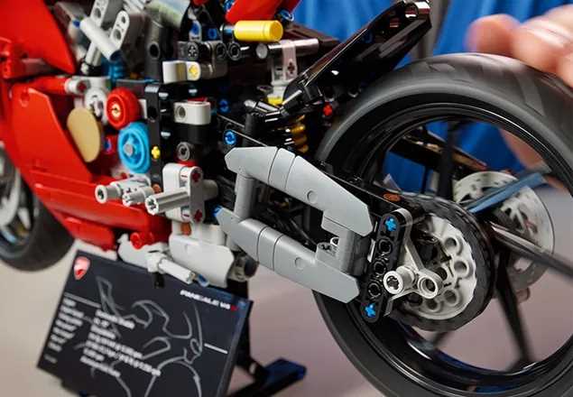 42202 - LEGO Technic - Motocykl Ducati Panigale V4 S