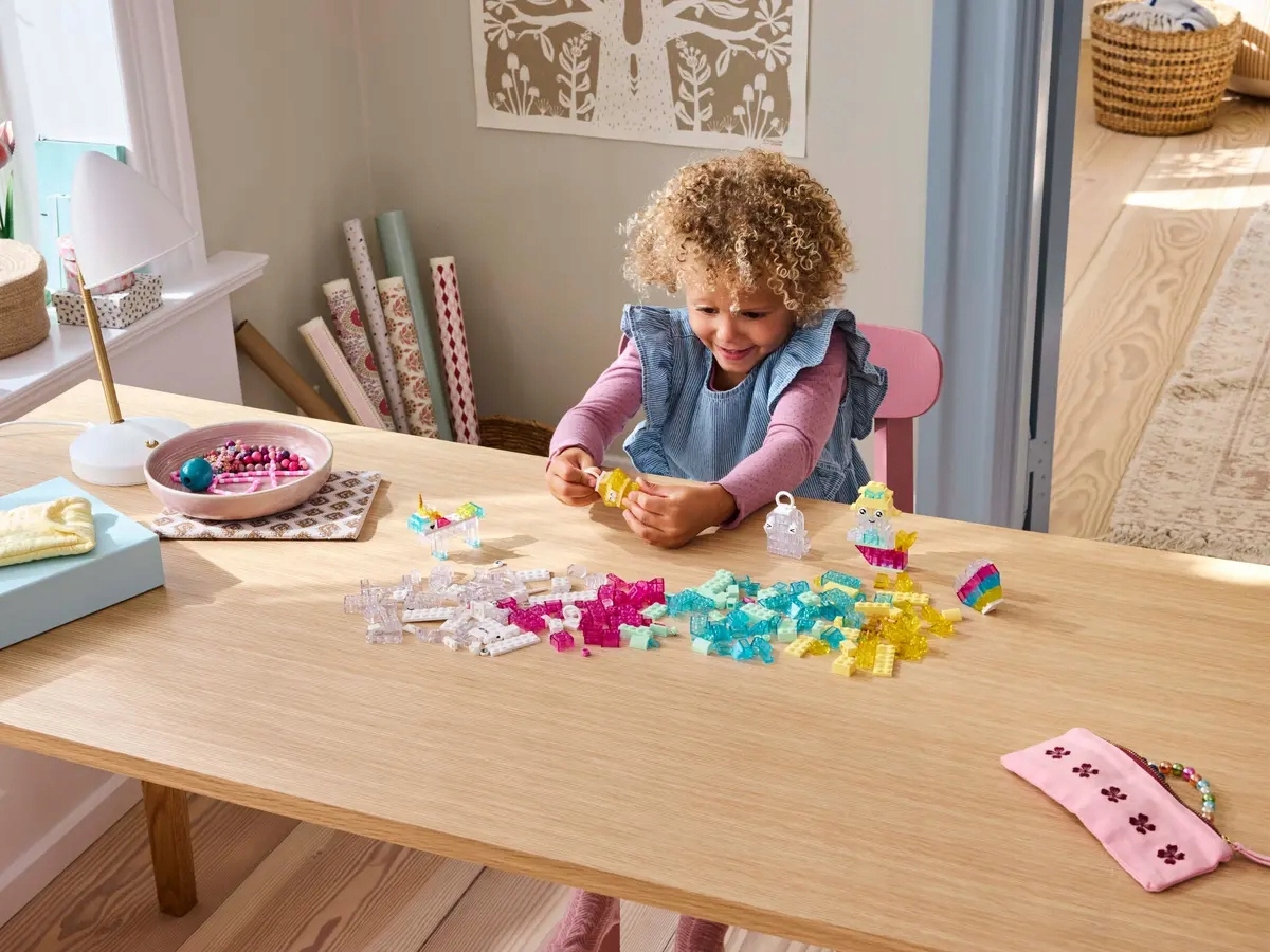 11040 - LEGO Classic - Magiczny zestaw z przezroczystymi klockami