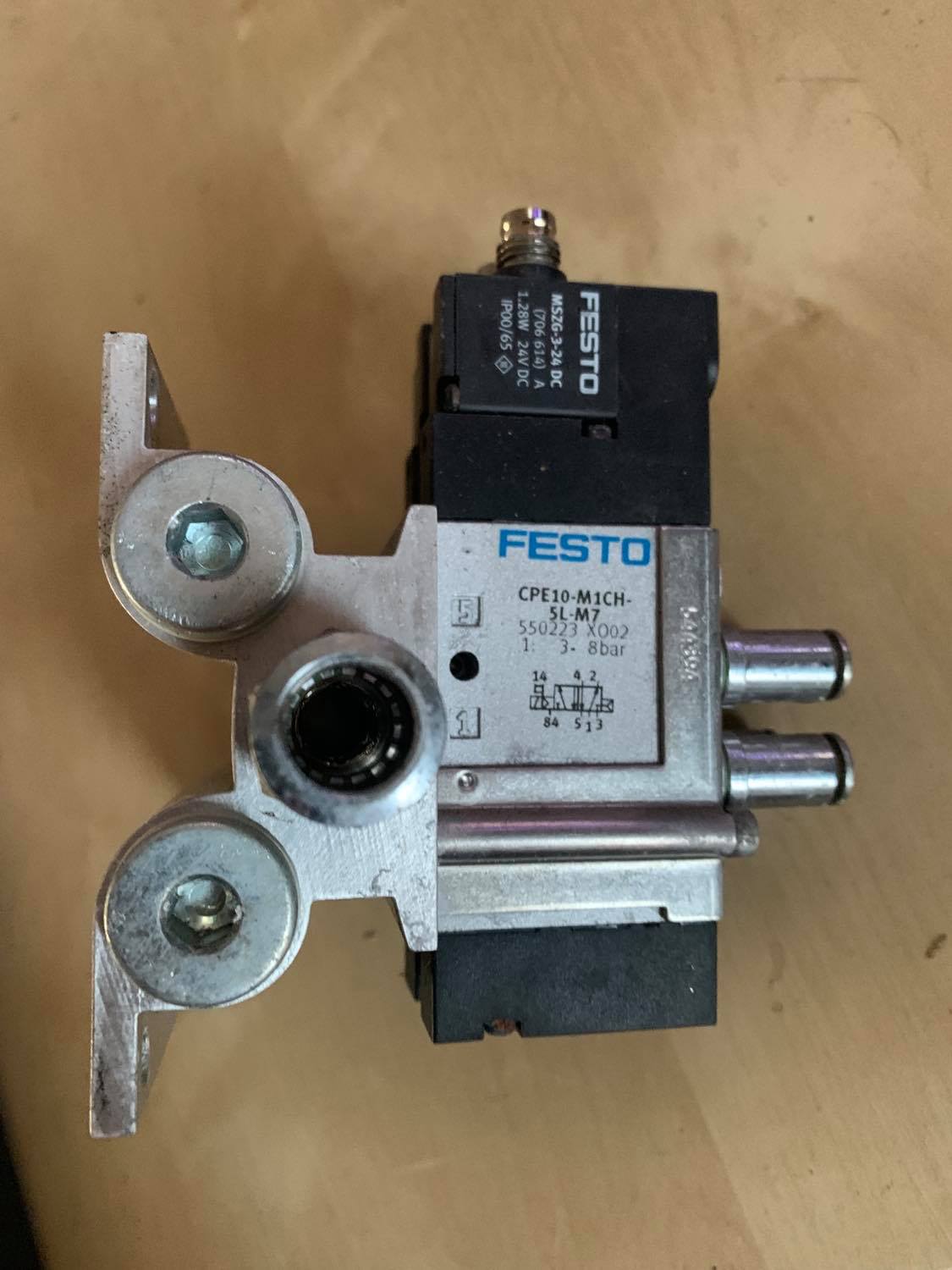 Festo CPE10-M1BH-5L-M7 Air solenoid valve — Magnet- & Servoventile