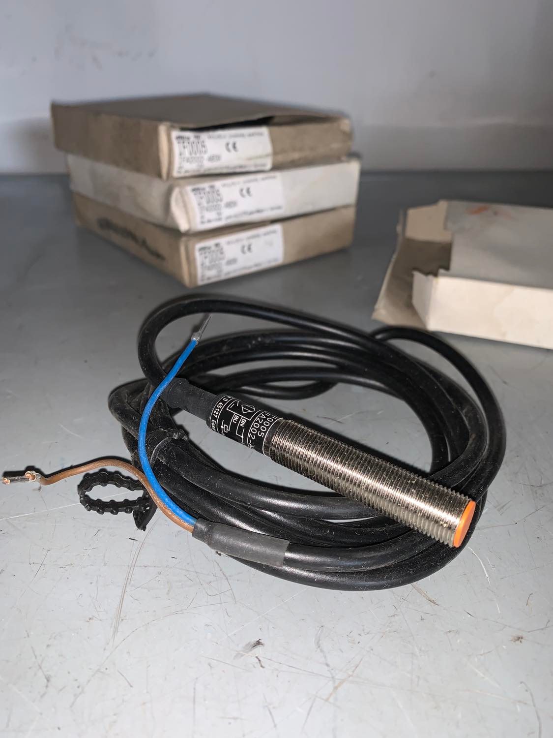 IFM IF0005 Inductive sensor — Näherungs- & induktive Sensoren