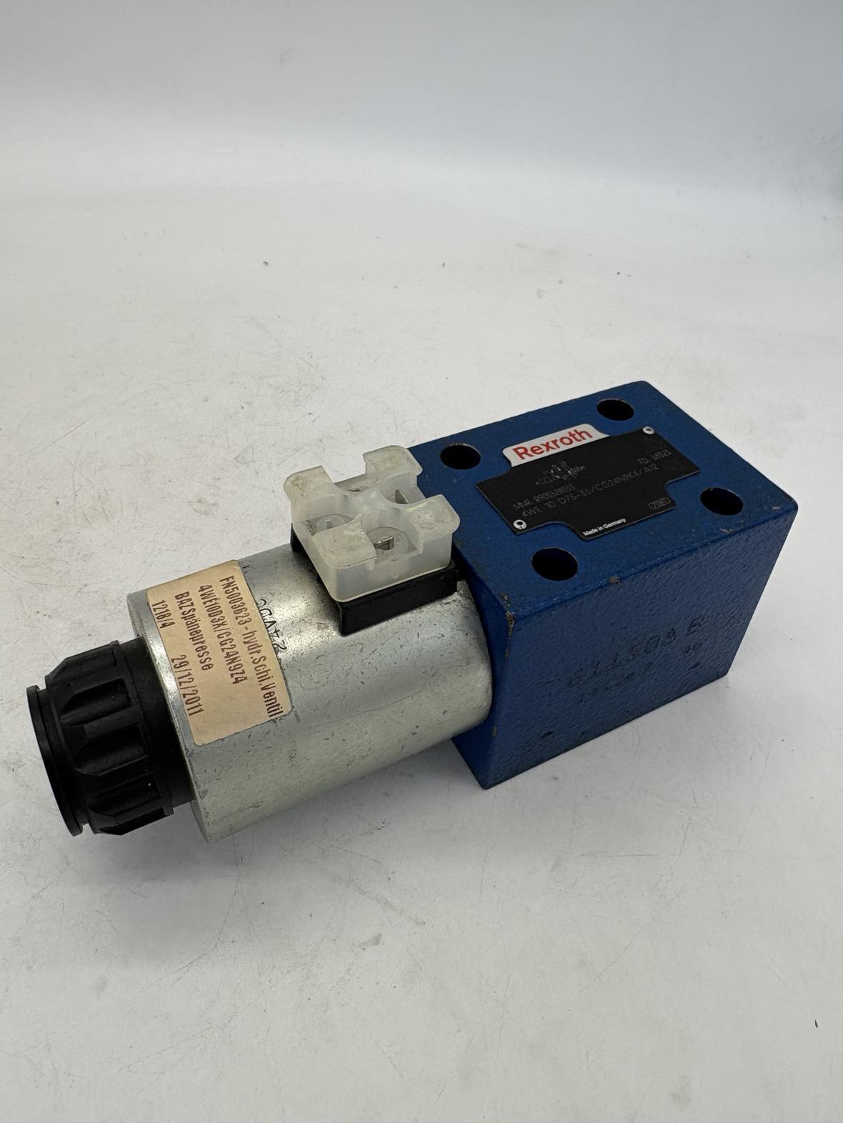 Bosch Rexroth R900528033 DIRECTIONAL SPOOL VALVE 4WE10D73-3X/CG24N9K4/A12