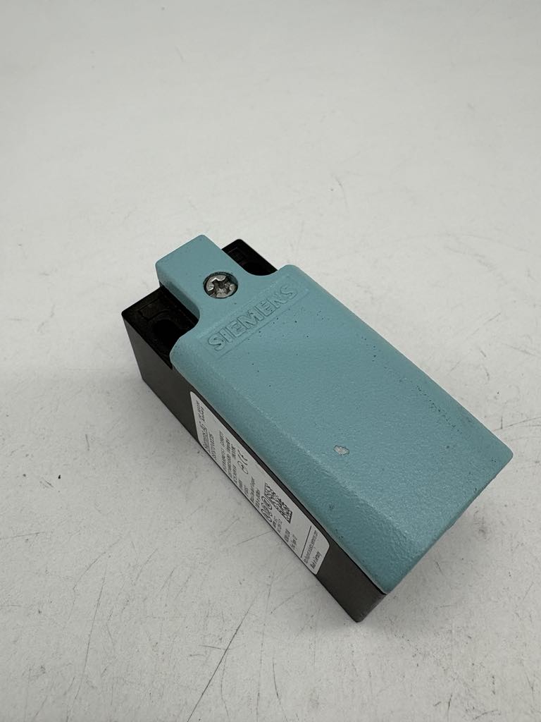 Siemens 3SE5212-0CC05 LIMSW, METAL, RND PLUNGER, 1NO+1NC, SNAP, M20 — Näherungs- & induktive Sensoren