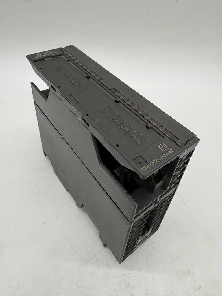 Siemens 6ES7334-0CE01-0AA0 SIMATIC S7-300 Analog Input/Output Module SM 334, Non-isolated, 4 AI/2 AO, 1x 20-pole — SPS-Module & Erweiterungen