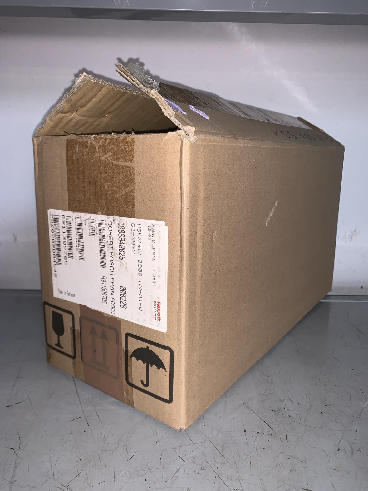 Bosch Rexroth R911309705 SERVOMOTOR MSK050B-0300-NN-M1-UG1-NNNN