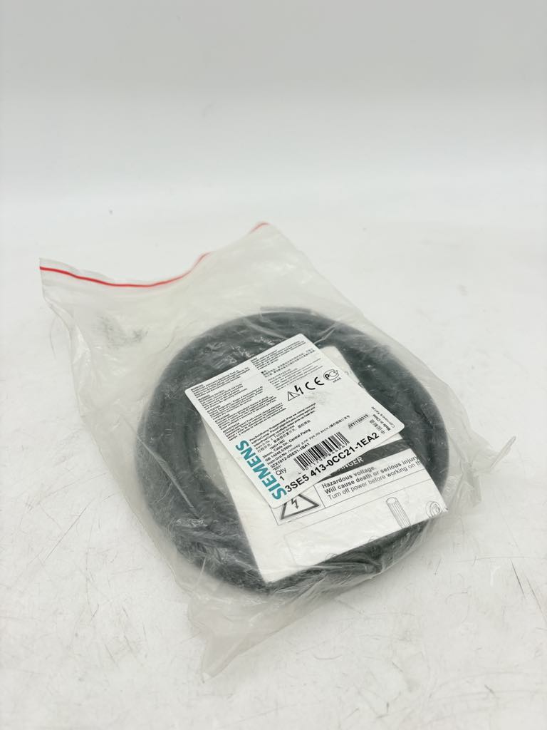 Siemens 3SE5413-0CC21-1EA2 LIMSW, 30MM, CENTRAL PLNGR, 1NO+1NC SNAP, 2M — Czujniki zbliżeniowe i indukcyjne