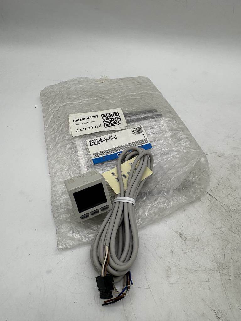 ZSE20A-V-01-J SMC, Pressure & Flow Measurement