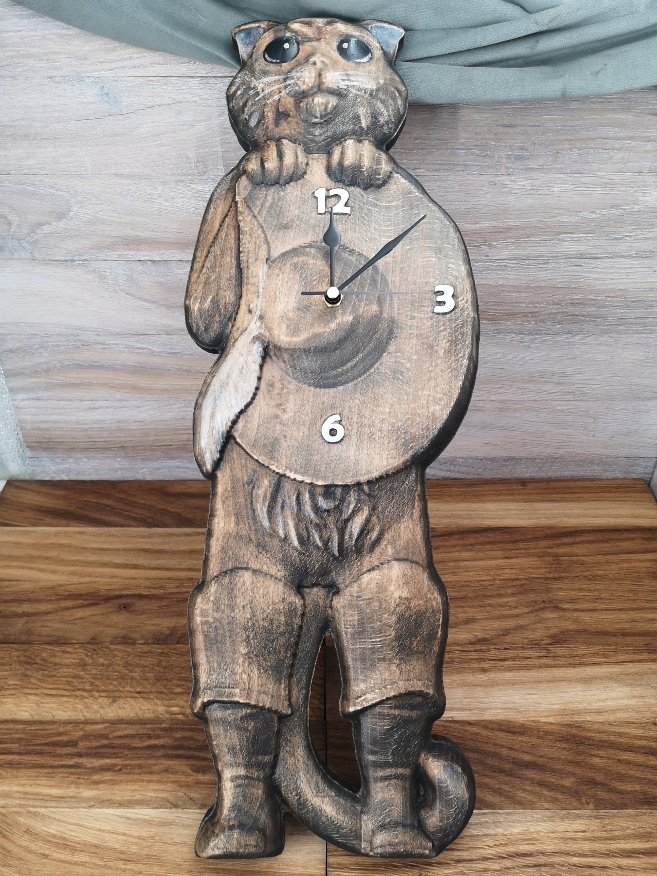 Kot w butach zegar 60cm do pokoju młodzieżowego