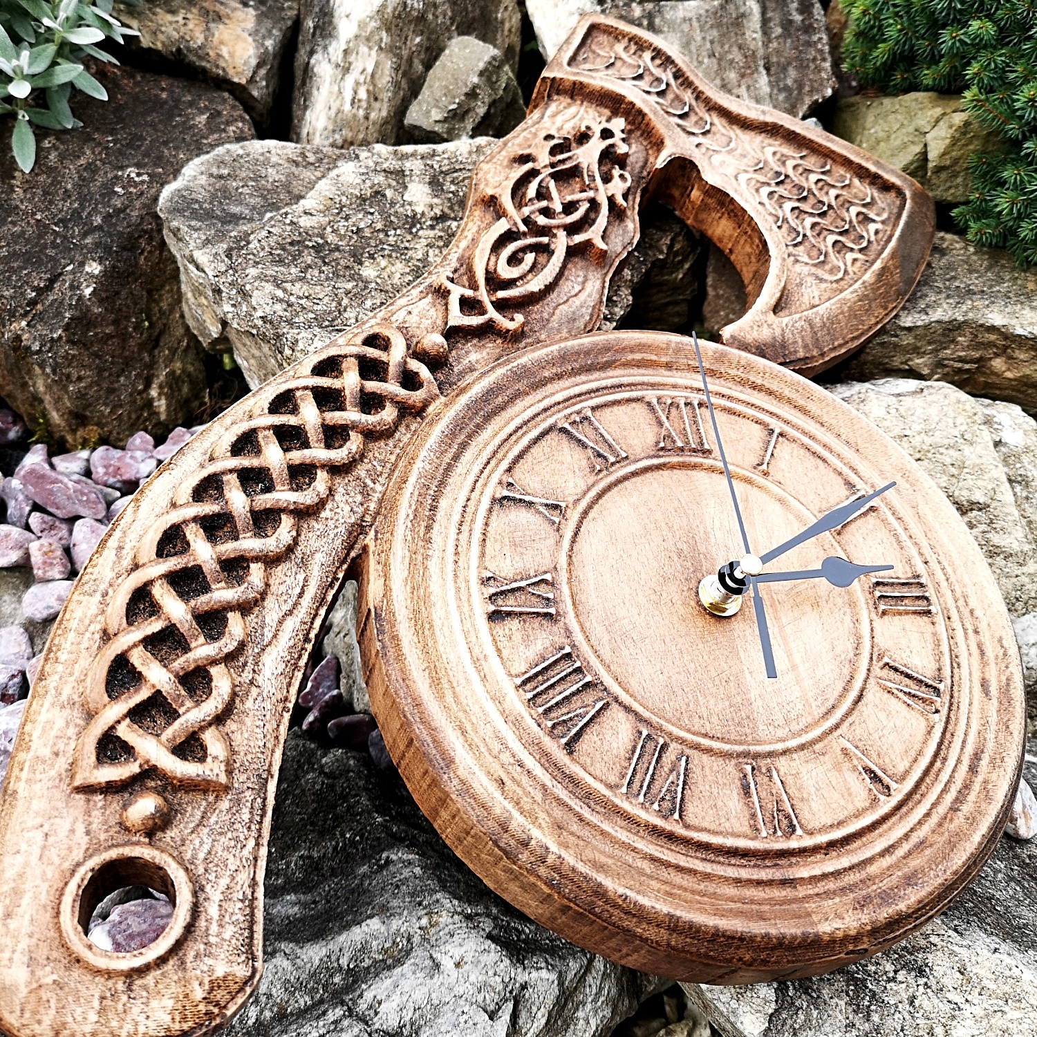 Topór siekierka zegar w drewnie 50cm na prezent