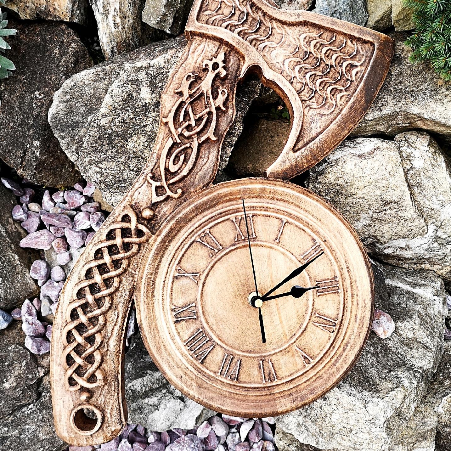 Topór siekierka zegar w drewnie 50cm na prezent