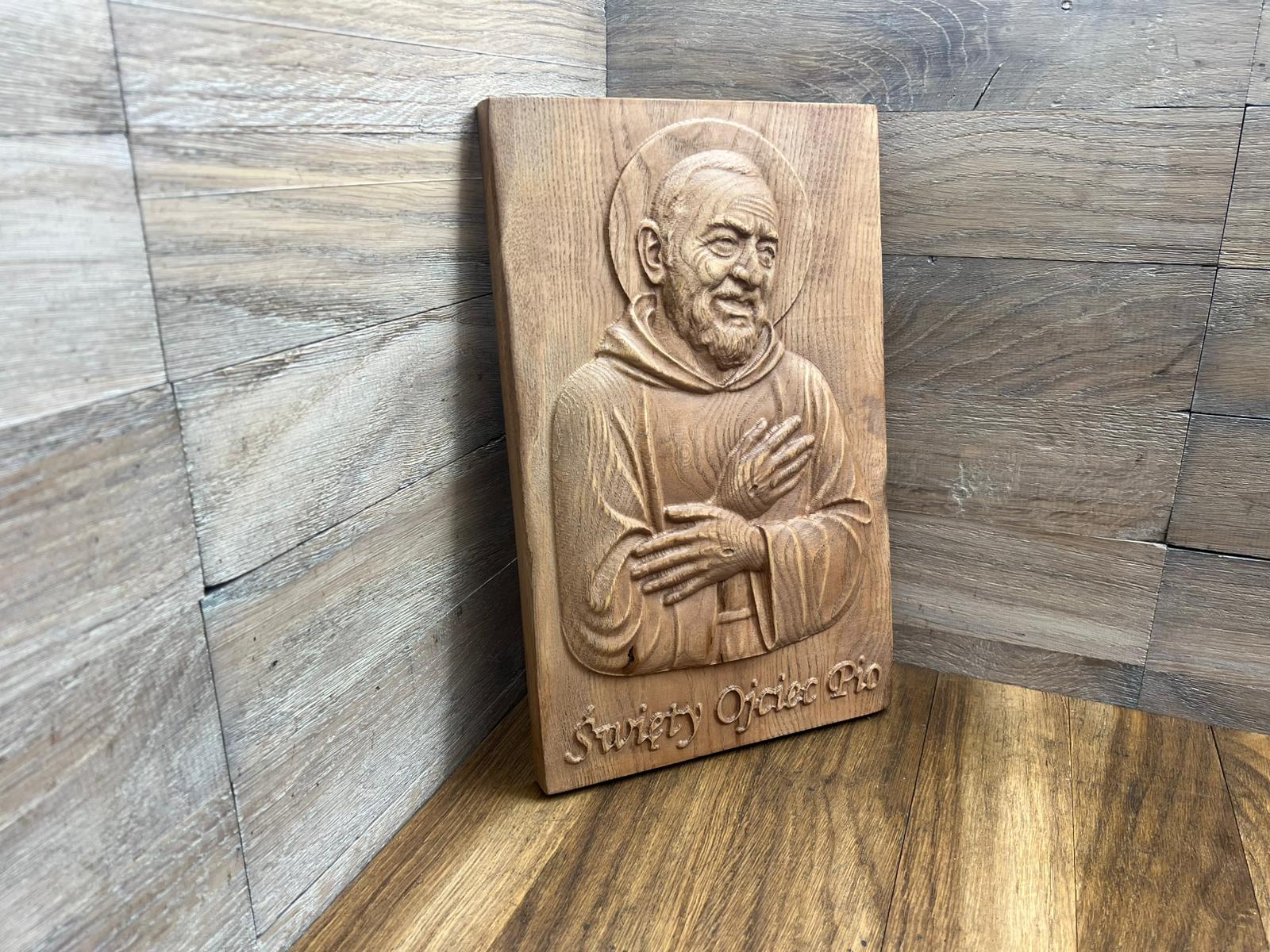 Płaskorzeźba Święty Ojciec Pio obraz drewniany do powieszenia prezent (80)