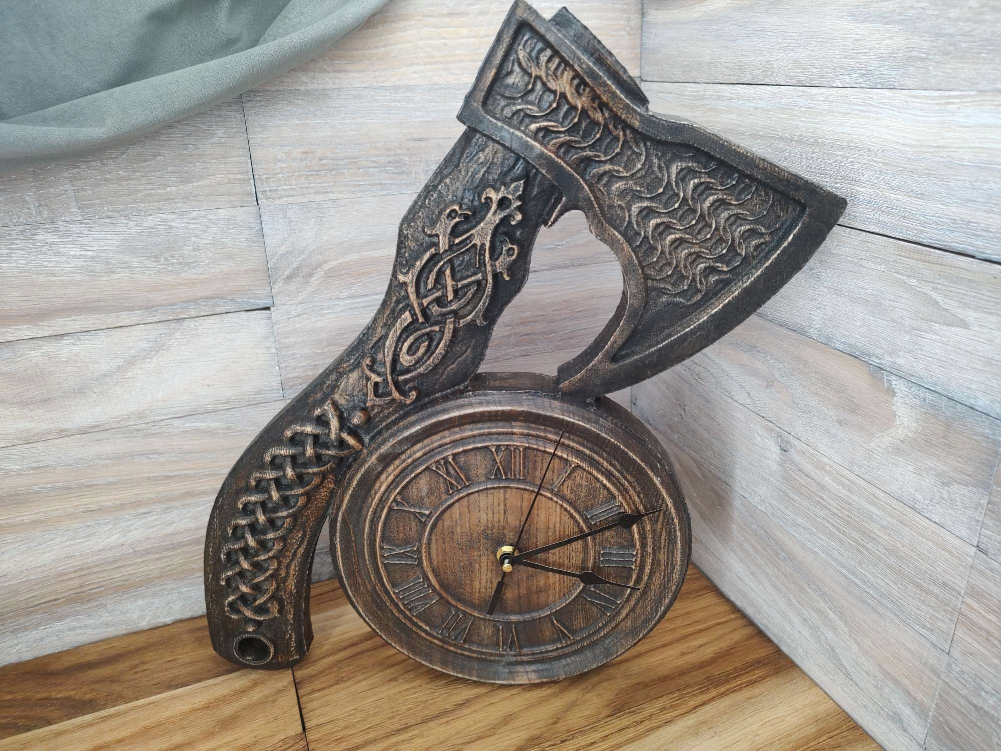 Topór siekierka zegar w drewnie 50cm na prezent