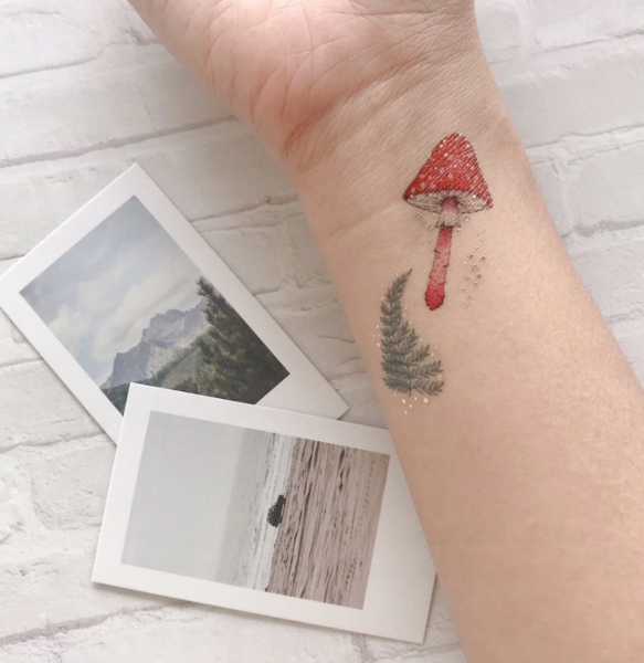 Paperself tatuaż wodny wiewiórka muchomory