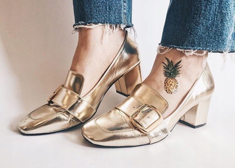 Tatuaż kolory ananas tymczasowy na nogi Paperself