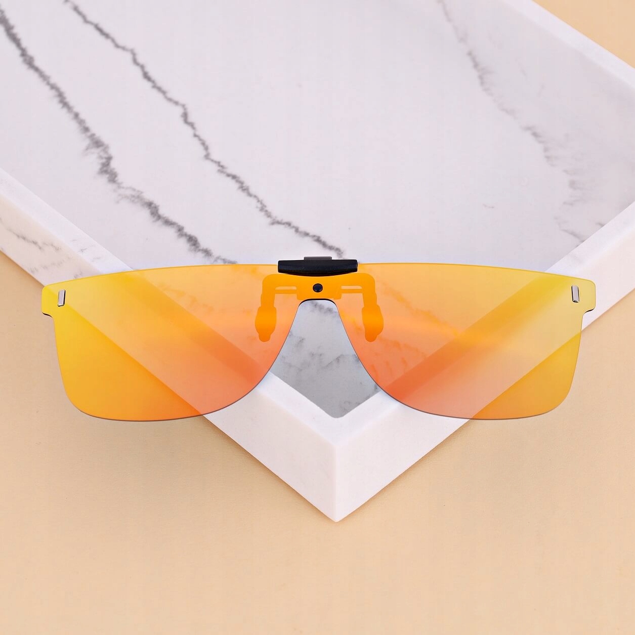 NAKŁADKI uchylne PRZECIWSŁONECZNE POLARYZACYJNE NA OKULARY KOREKCYJNE