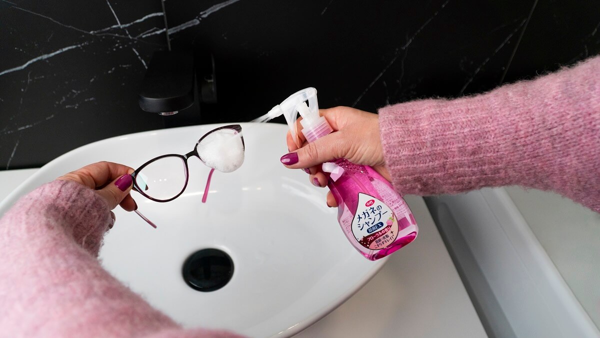 Innowacyjny Japoński SZAMPON DO OKULARÓW o zapachu Kwiatowym - 200ml SOFT99