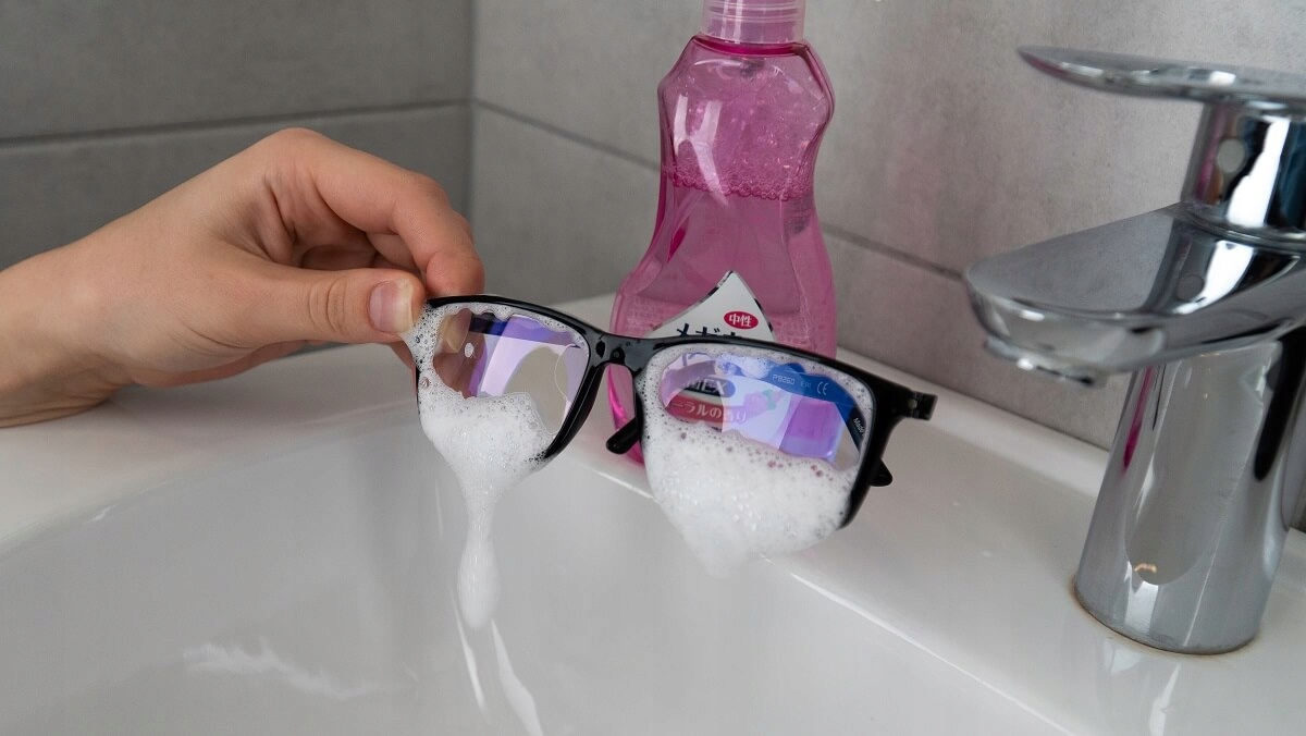 Innowacyjny Japoński SZAMPON DO OKULARÓW o zapachu Kwiatowym - 200ml SOFT99