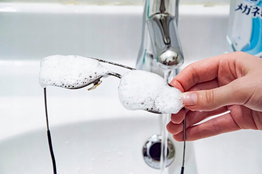 Innowacyjny Japoński SZAMPON DO OKULARÓW o zapachu Kwiatowym - 200ml SOFT99