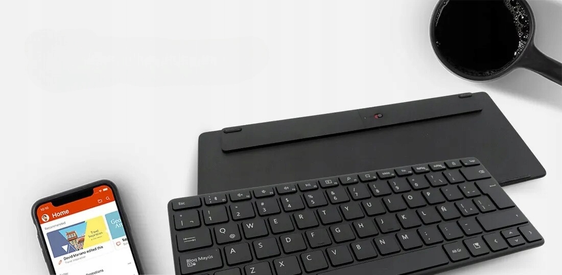 Microsoft BT Compact 2.4GHz Wireless Keyboard Schwarz zum Schreiben - Bild 7 von 16