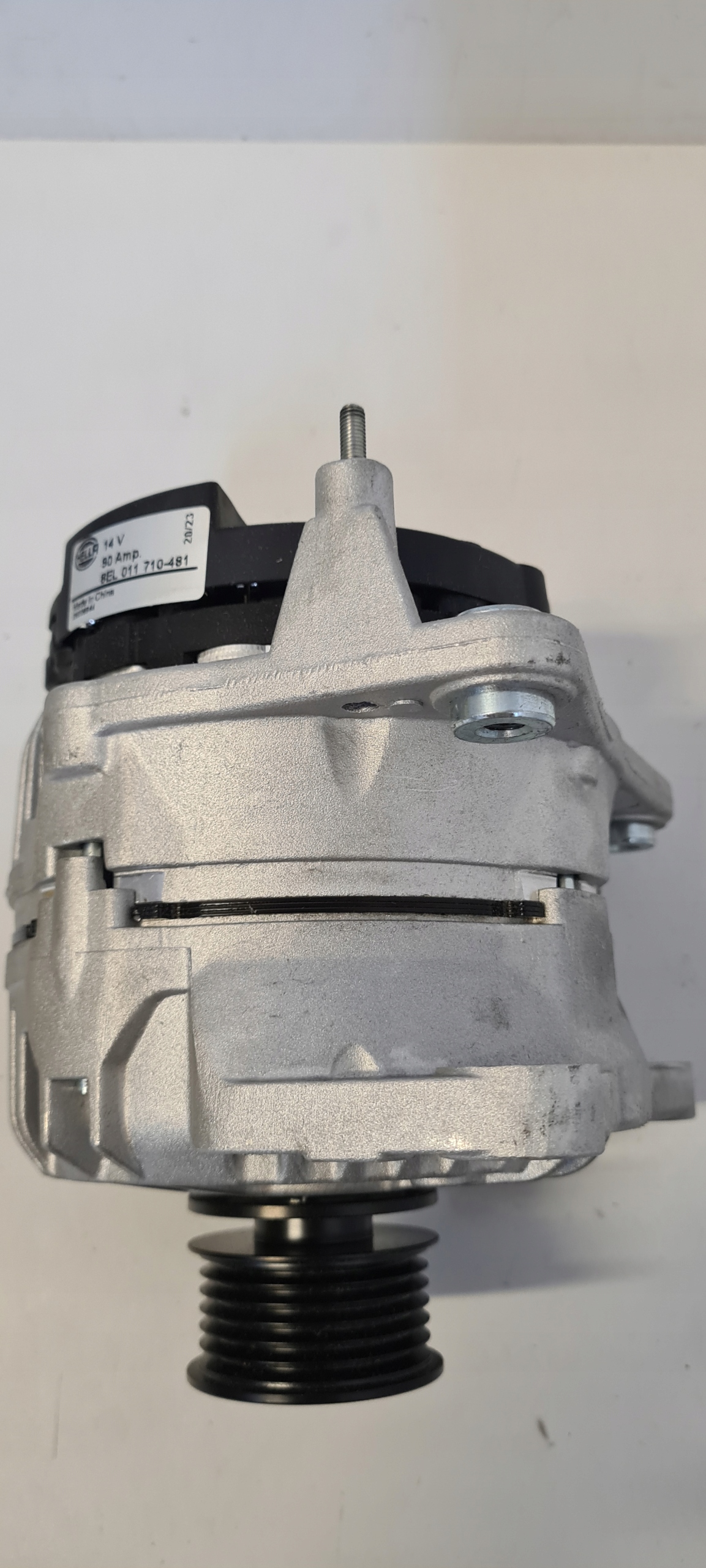 Alternateur HELLA 8El 011 710-481 - 14V 90A | Pour VW Polo Et Autres Modèles