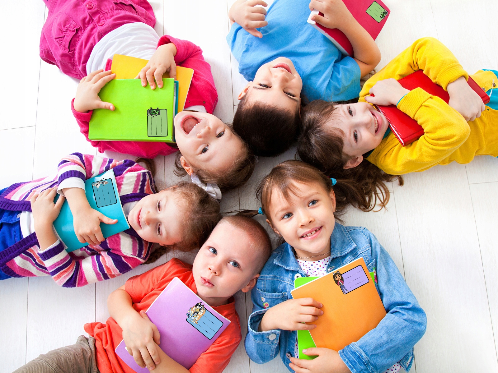 NAKLEJKI ETYKIETY NA ZESZYT NALEPKA Z POSTACIAMI SUPER ZINGS WZORY 10SZT