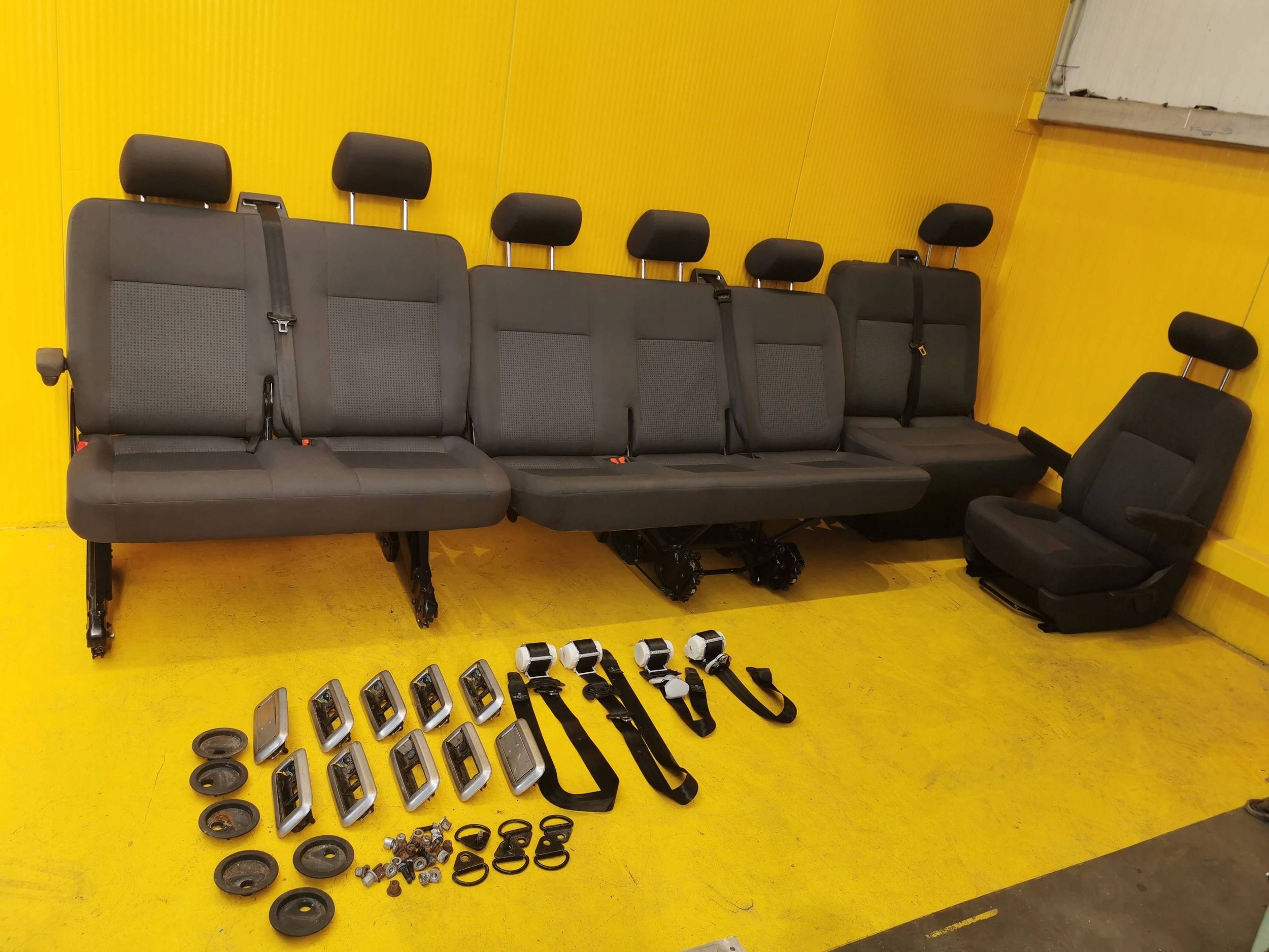 VW Caravelle T5 2007 # Sitze Satz Komplett Fahrersitz Beifahrersitz Rückbank OE