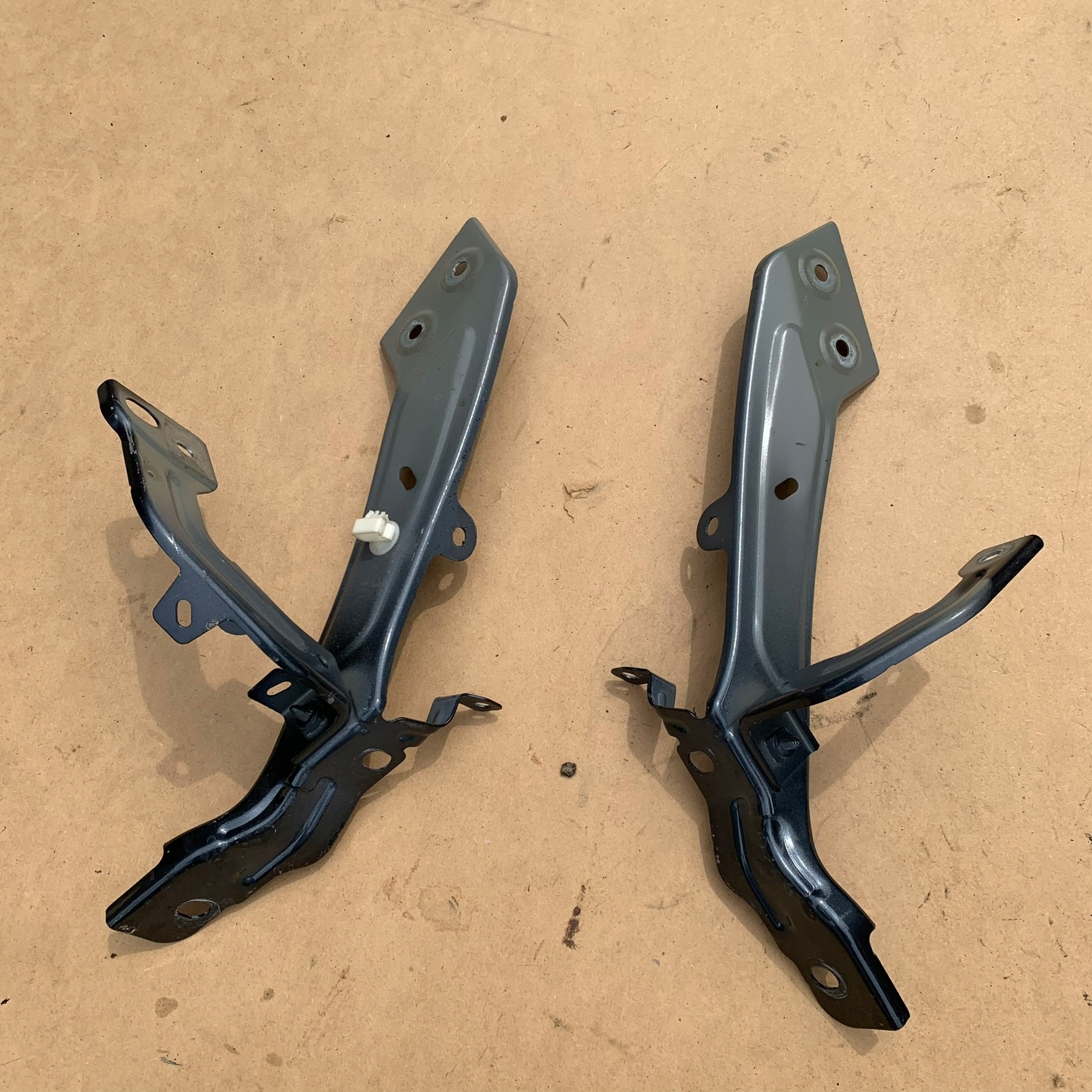 RENAULT MEGANE IV Stoßstangehalter Vorne Rechts 631406423R OE ORIGINAL Genuine