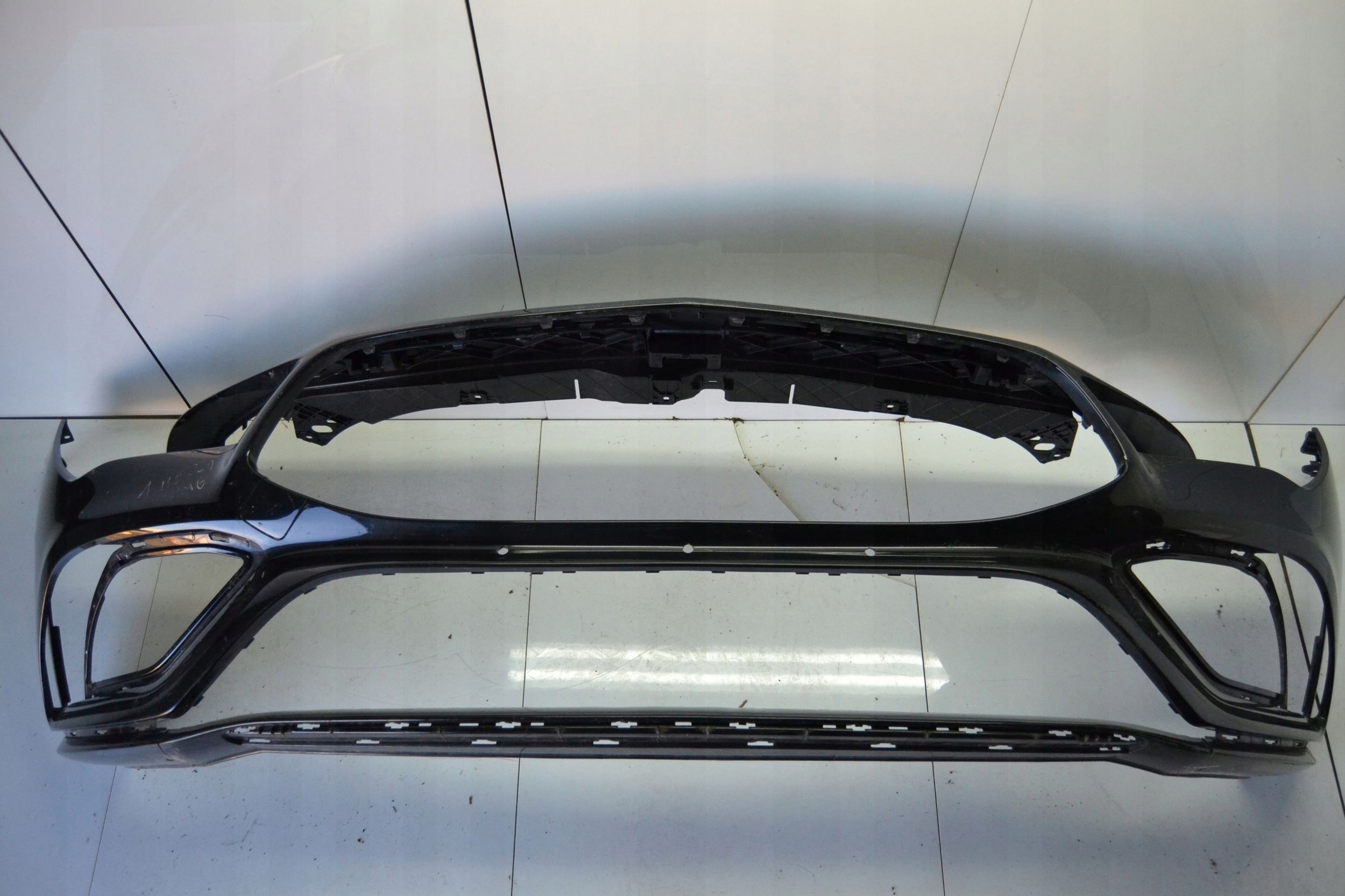 Mercedes-Benz CLA C118 X118 2010 Vordere Stoßstange Frontstoßstange Bumper OE