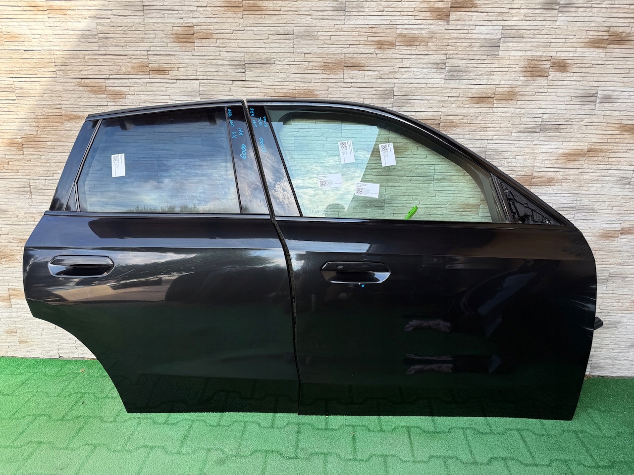 BMW X1 U11 BLACK Recht Vordere Tür Tür Door Porte Porta 475 Saphirschwarz OE